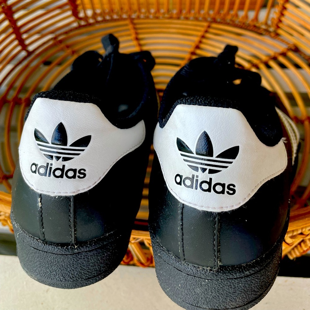 Adidas Superstar Sneaker Size 7